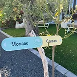 アパート Vue Reves D'azur レ・ズィサンブル